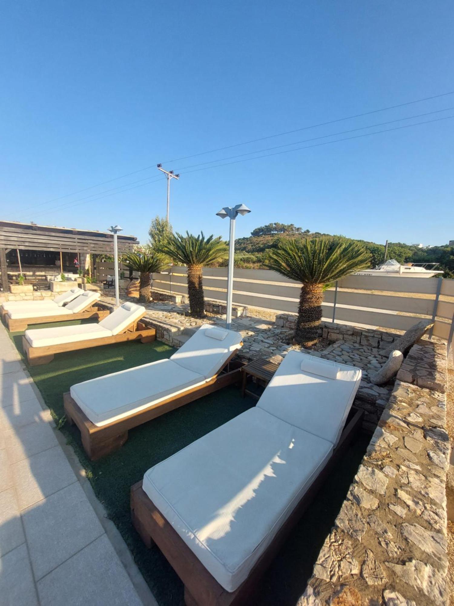 Livadi Petradi公寓式酒店 外观 照片