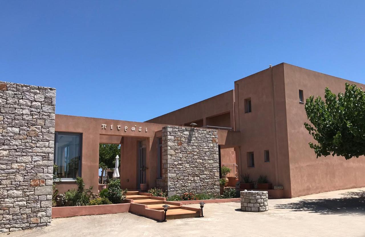 Livadi Petradi公寓式酒店 外观 照片